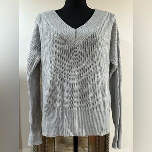 UK2LA Light Gray V-Neck Sweater